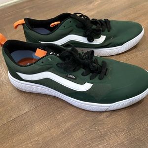 Vans Sz 12 Ulta Range Brand New